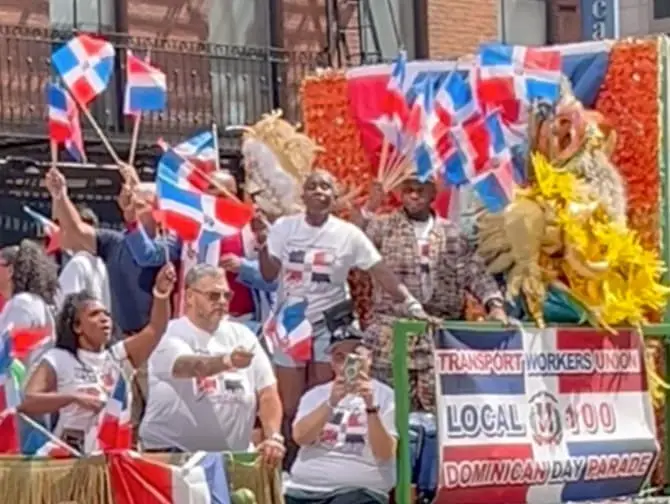 Dominican Day Parade New Yorkissa - Paraatiauto