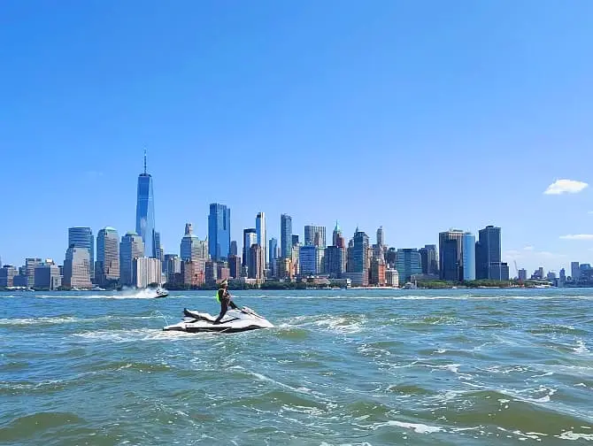 Vesijetti vuokraus New Yorkissa - Skyline