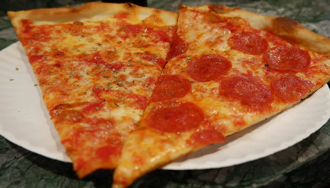 Pizzakierros New Yorkissa - New York pizza