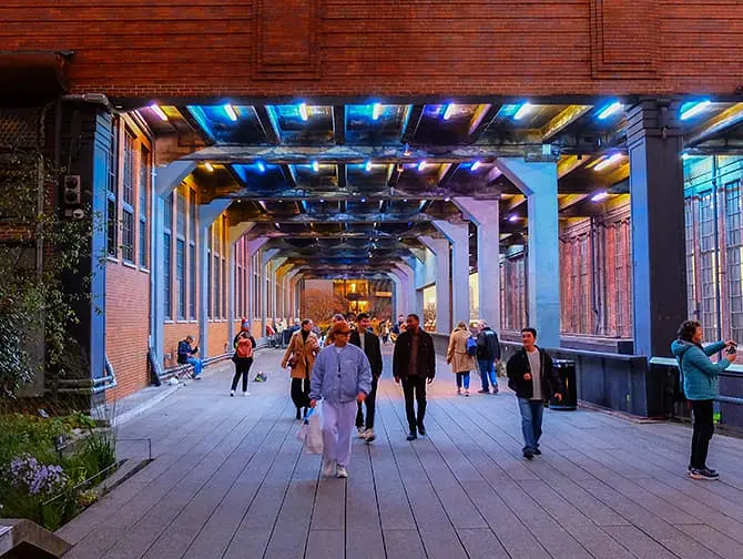 High Line Park New Yorkissa - Chelsea Market Passage
