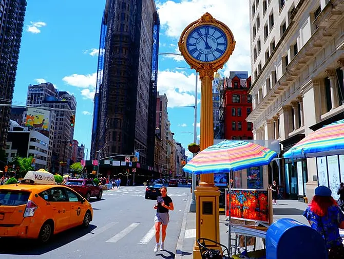 Aikaero Suomen ja New Yorkin välillä - Kello