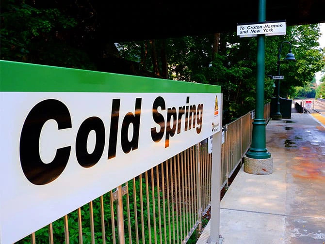 Amerikkalainen pikkukaupunki: päiväretki Cold Springiin New Yorkin lähellä - Matkusta junalla Cold Springiin