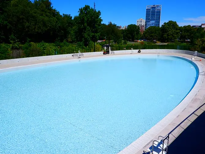 Uiminen New Yorkissa - Gottesman Pool Central Parkissa