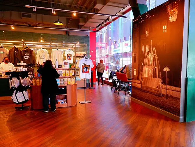 Central Perk Coffeehouse New Yorkissa - Osta fanituotteita kaupasta