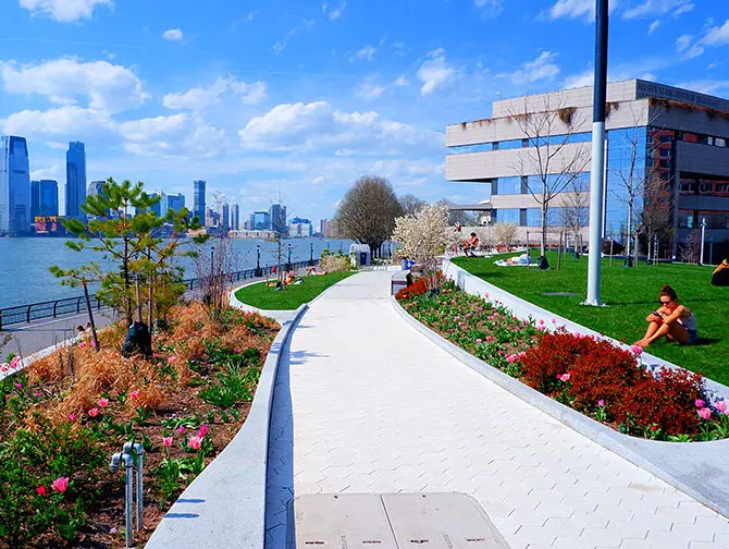 Battery Park New Yorkissa - Robert F. Wagner Jr. Park