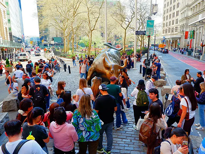 Charging Bull -patsas New Yorkissa - Suosittu kohde Financial Disctrictillä