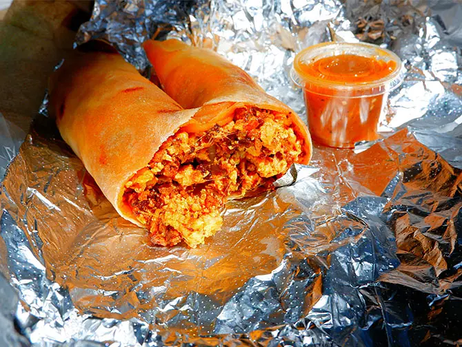 Aamiainen New Yorkissa - Aamupalaburritot Los Tacos No 1 -ravintolassa