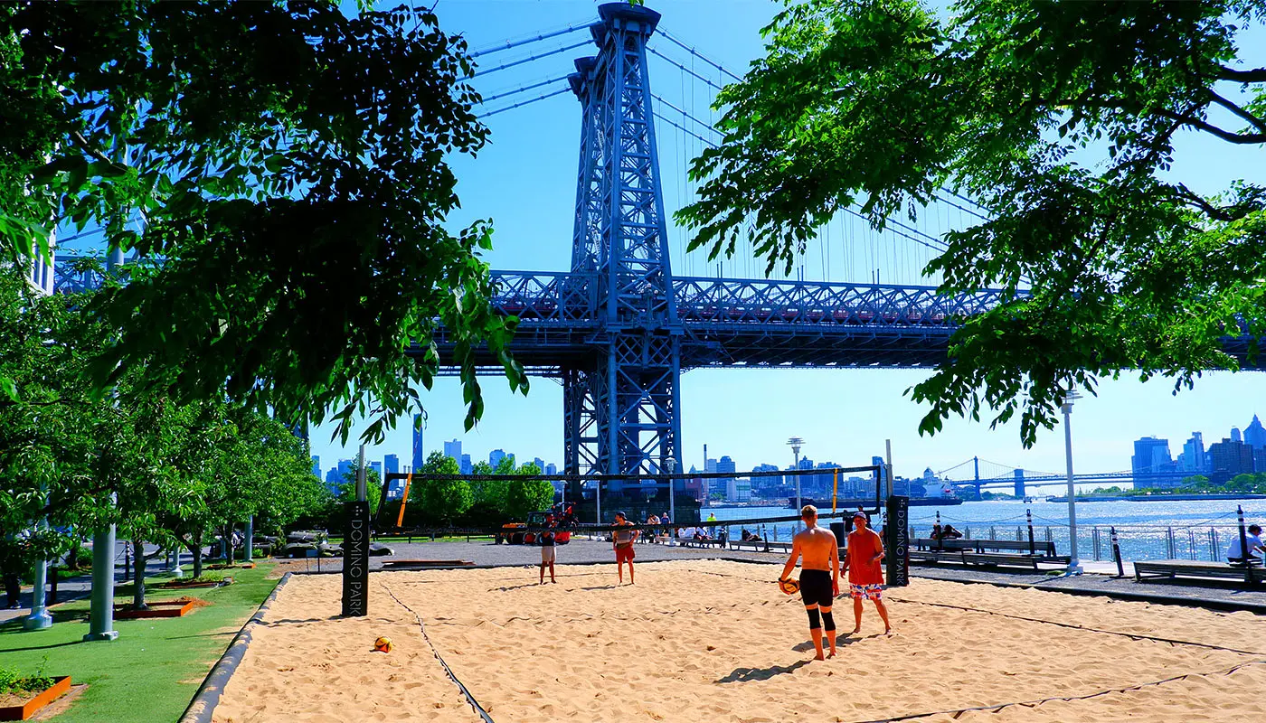 Williamsburg Bridge New Yorkissa - Kävely Manhattanilta Williamsburgiin