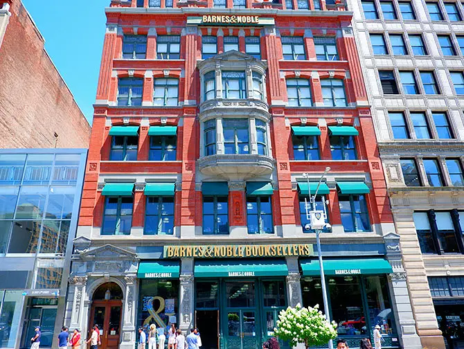 Kirjakaupat New Yorkissa - Barnes and Noble