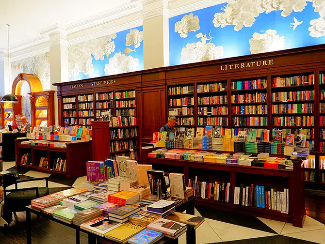 Kirjakaupat New Yorkissa - Rizzoli Bookstore Madison Square Parkissa