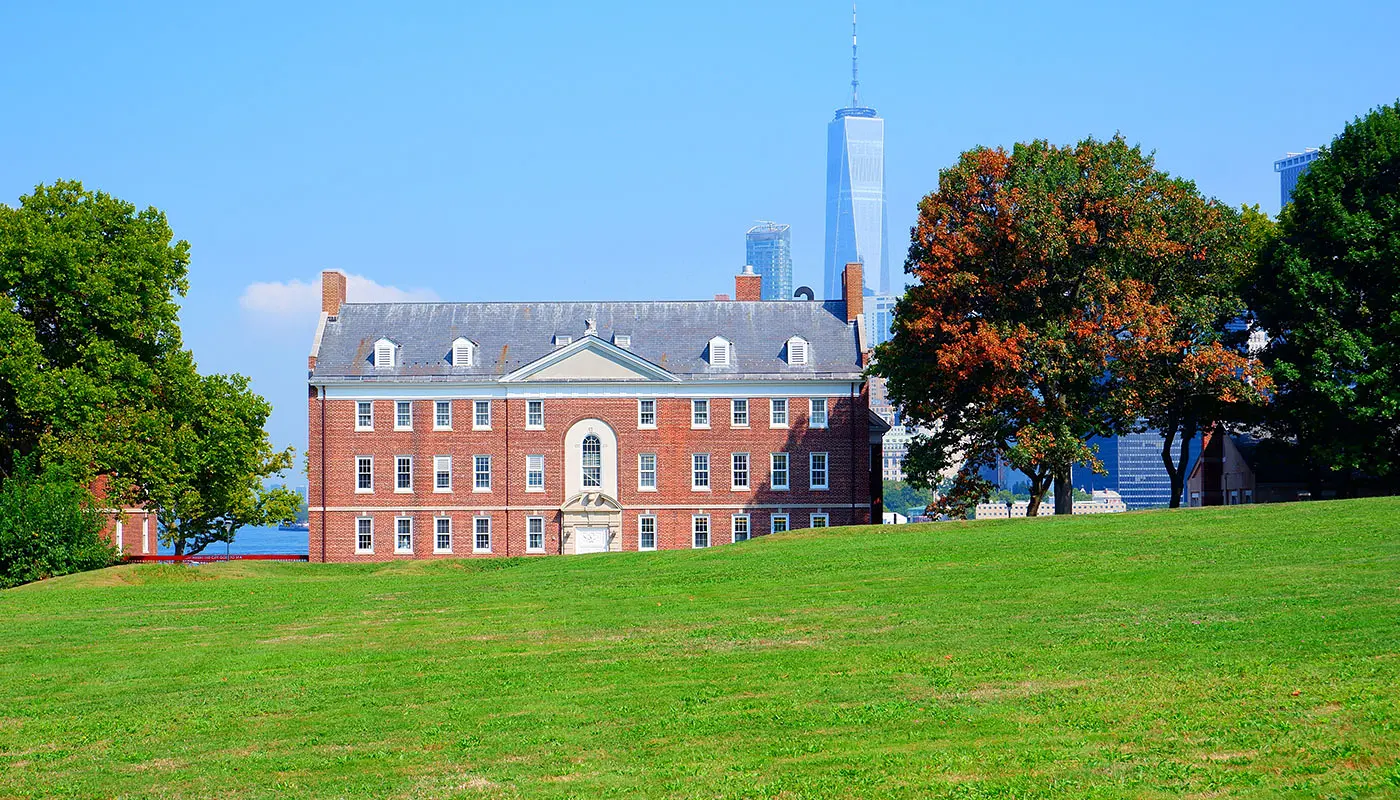 Kävelyreitti Governors Island New Yorkissa - Tutustu Governors Islandiin