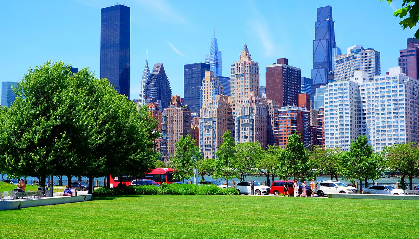 Kävelyreitti Roosevelt Island New Yorkissa - Tutustu Roosevelt Islandiin